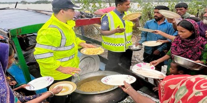 সিলেটের আশ্রয় কেন্দ্র গুলোতে খাদ্যের জন হাহাকার